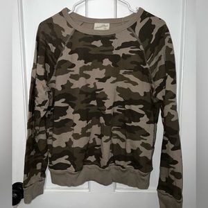 Camo Universal Thread camo sweatshirt- S